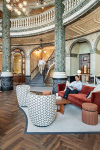 Cornhill Lounge People